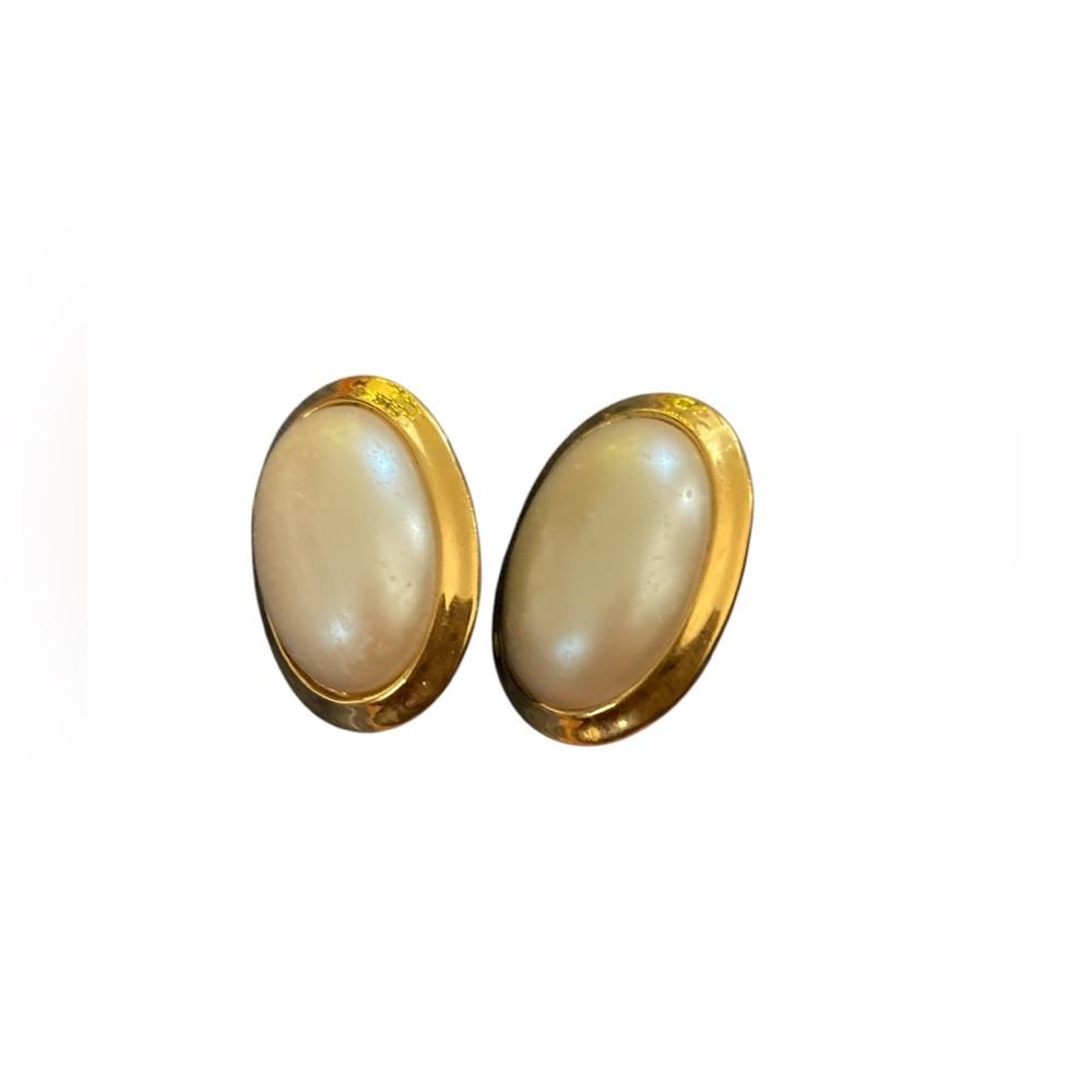 Vintage Faux-Pearl and Gold-Tone Clip-On Earrings-Oval Shaped-Classic & Lovely!